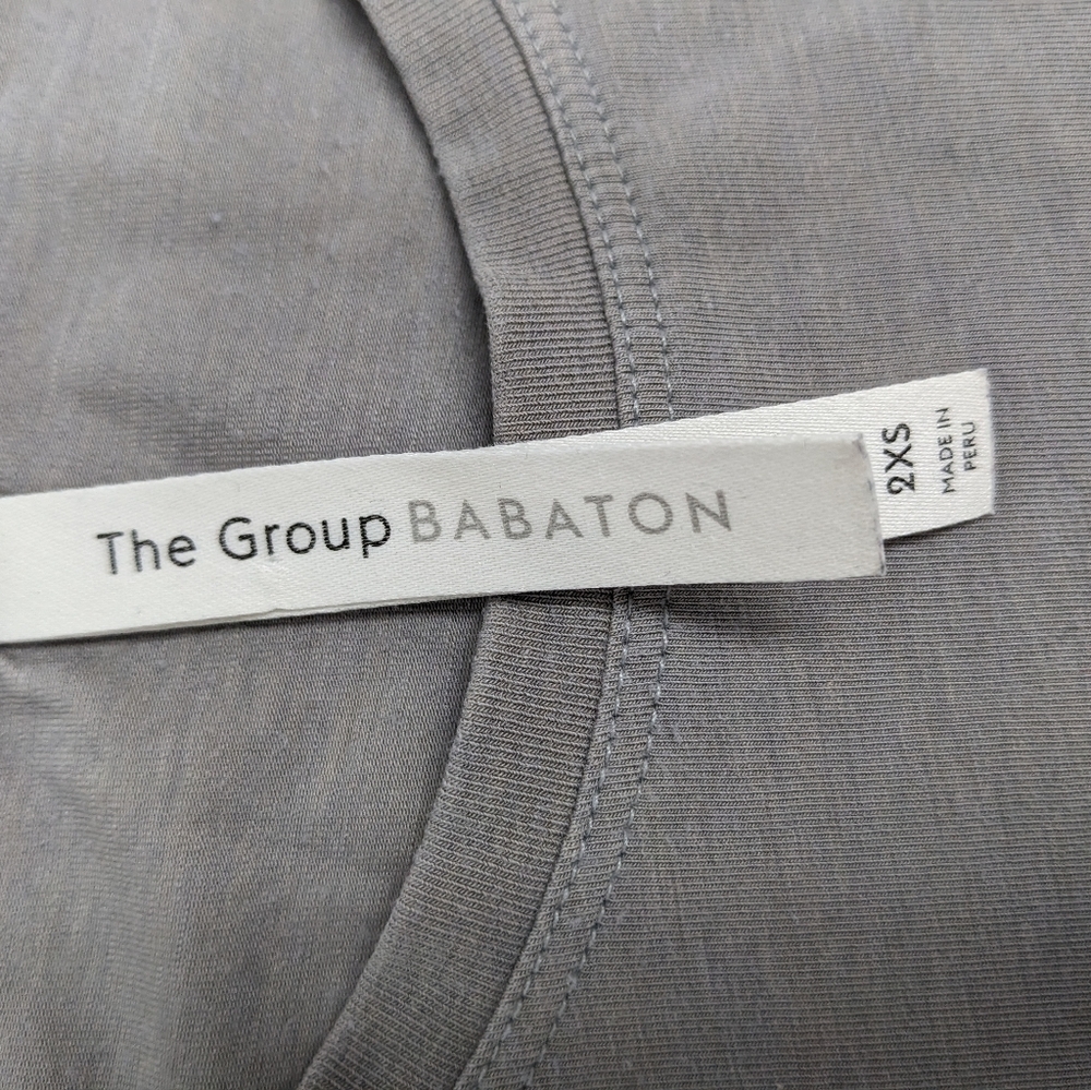 Aritzia "The Group Babaton" bundle of 2 women's t-shirt (white & grey) size 2XS - Picture 11 of 15